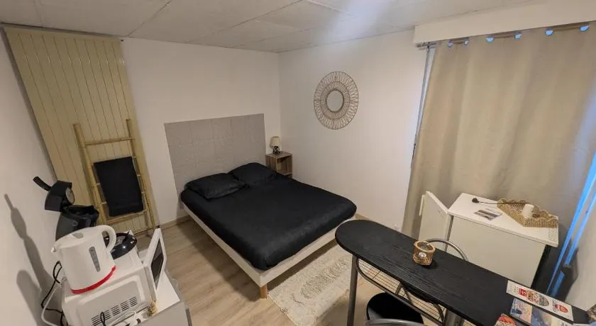 AirBnBri' Chambre à Louer RDC Maison - Image 1