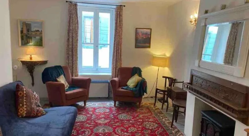 Cheerful, traditional 3 bedroom home in Quillan - Image 1