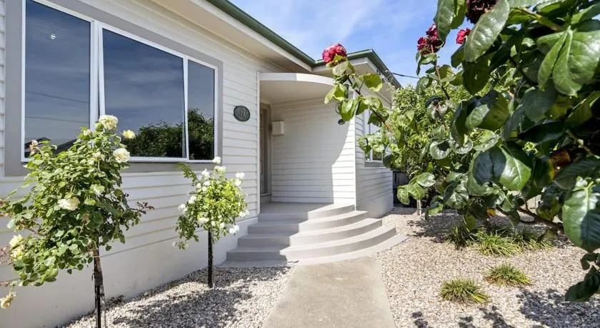 Bradman House CBD Launceston Invermay + Free WIFI - Image 1