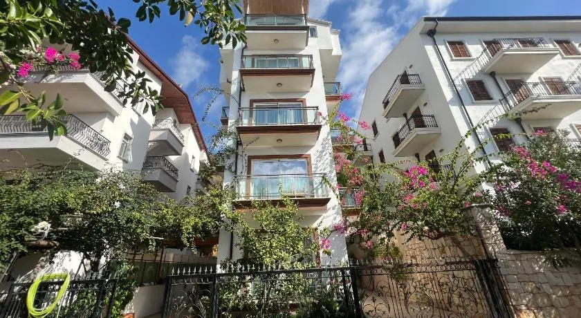 Nar Twinn Otel - Image 1