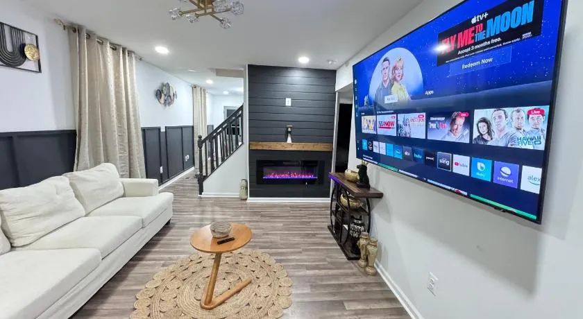 DC Edge stunning three-bedroom House - Image 1