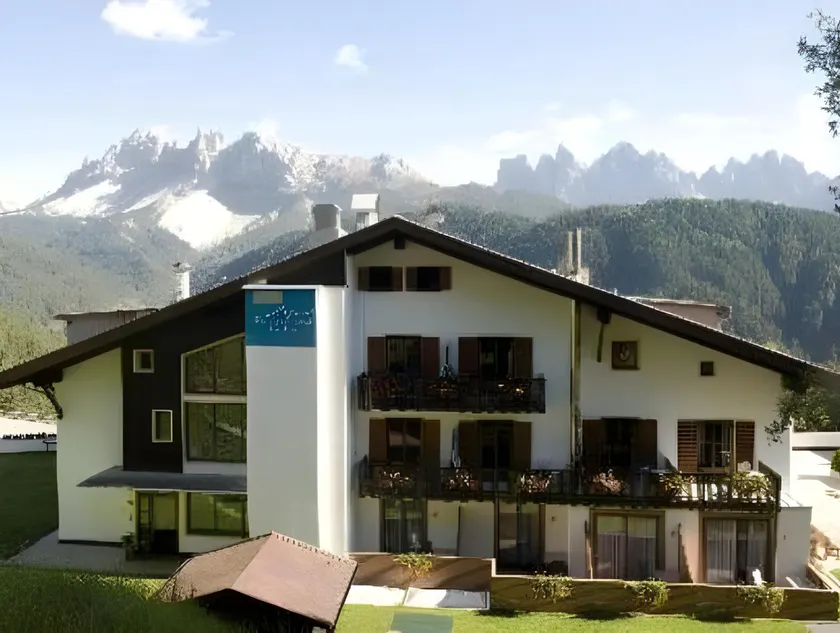 The Vista Hotel - Image 1