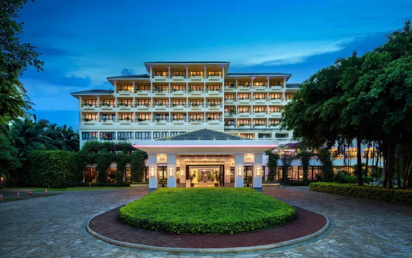 Palm Beach Resort & Spa - Image 1