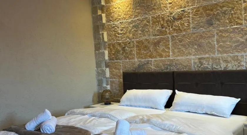 Athos Apartments - Image 1