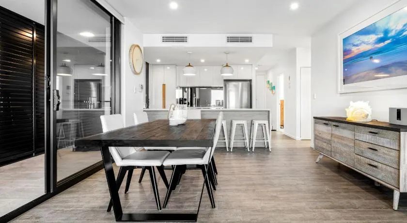 2 Indigo - quality apartment in coveted location 3 Month Rentals - Image 1