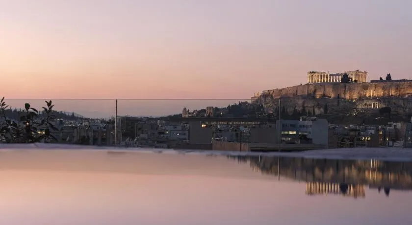 Monastik Living in Athina - Image 1
