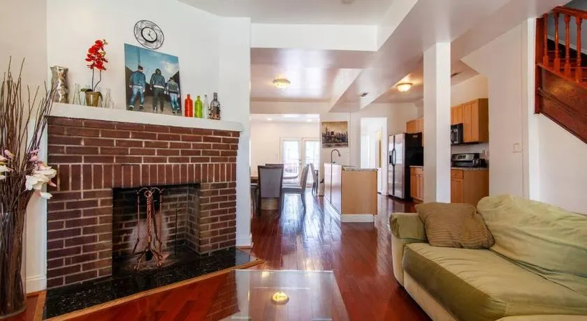 Relaxing, Spacious, Private, Walkable in Petworth! - Image 1