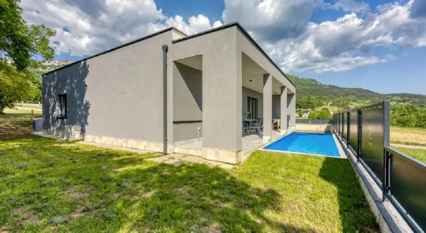 Holiday House Rhapsody - Image 1