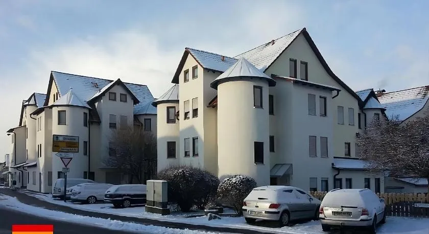 Little Castle near Airport and Messe - Image 1
