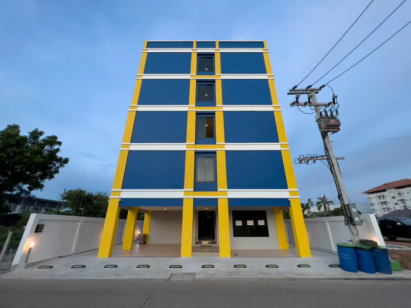 Toyatsu Residence - Image 1
