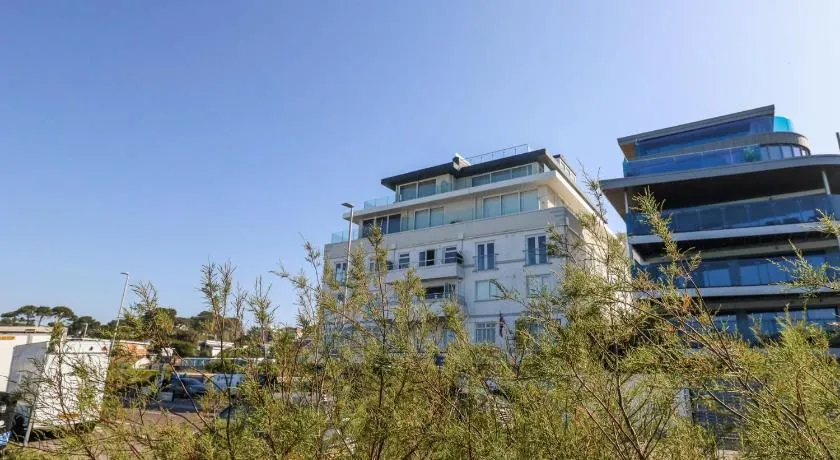 Flat 7 Sand Acres - Image 1