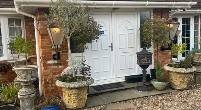 Meadow View flat 1 - Image 1