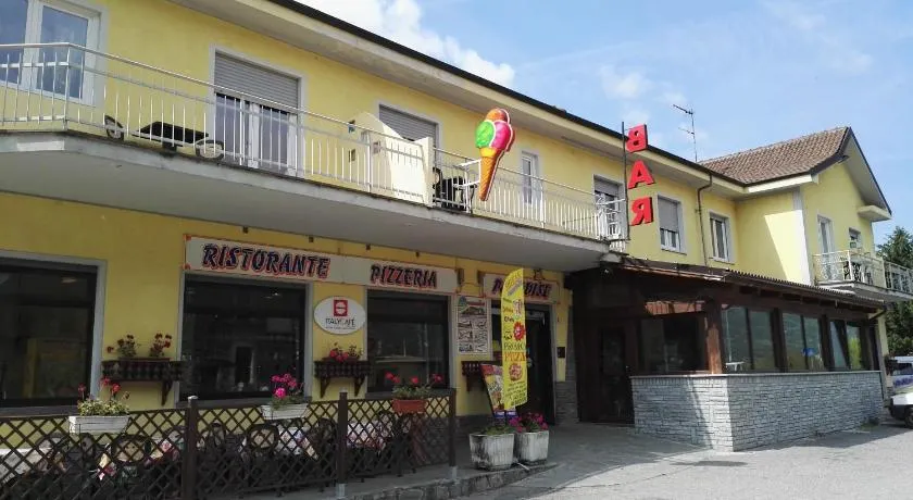 Hotel Paradise - Image 1