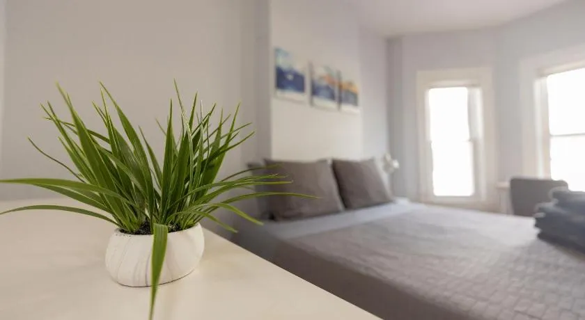 Renovated 10 Min from the city - Image 1