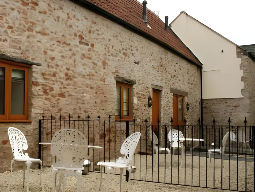 Swan Mews - Image 1
