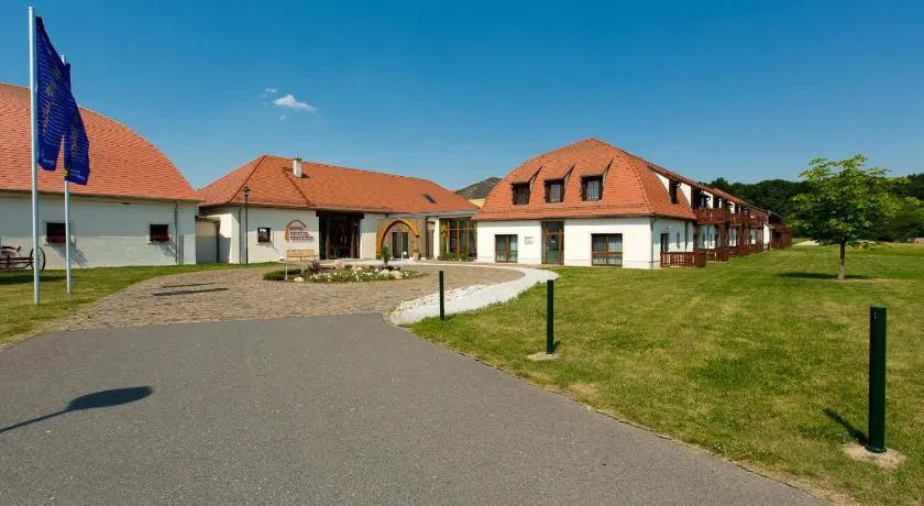Hotel Kloster Nimbschen 4 Sterne - Image 1