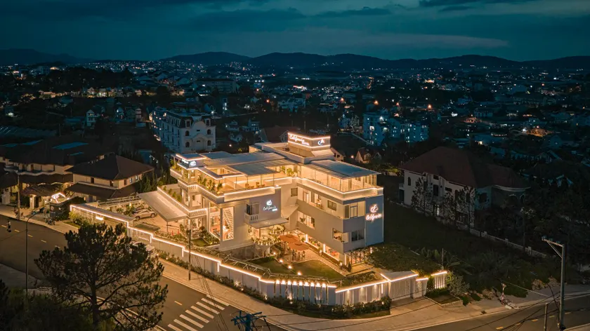 California Hotel - Image 1