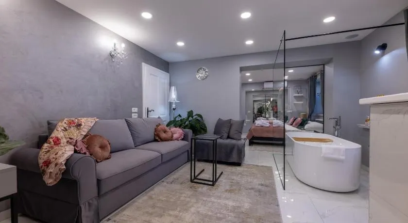 MM Rooms - Image 1