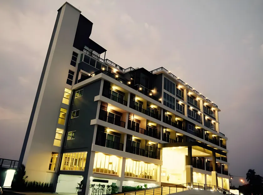 SR Residence Hotel - Image 1