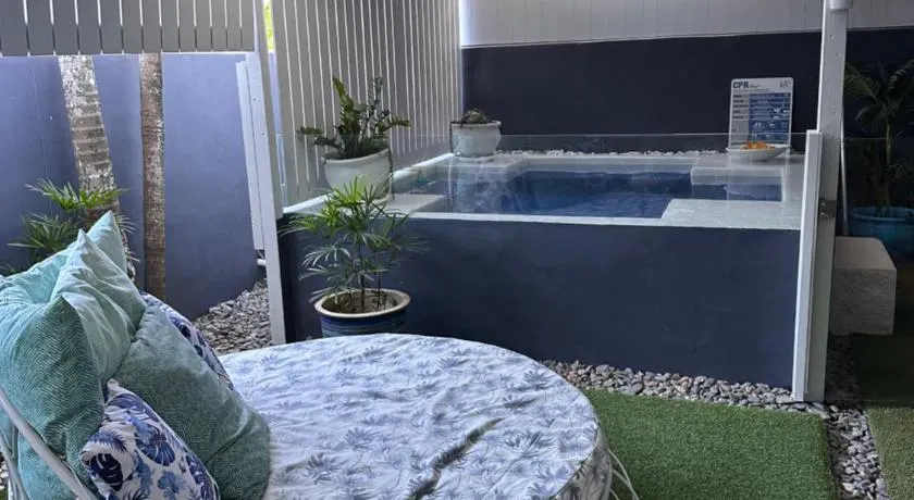 Beachside 3 with Private heated plunge pool - Image 1
