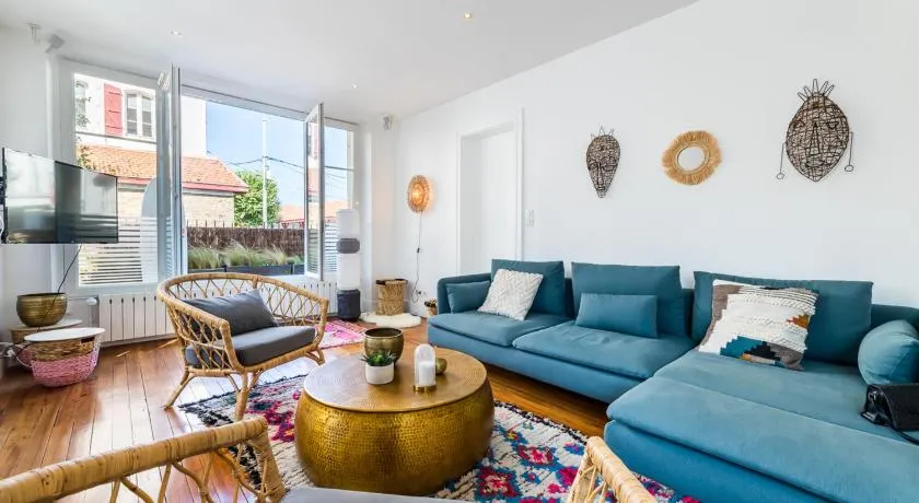 ALOE KEYWEEK Architect Apartment with terrace and garage Biarritz - Image 1