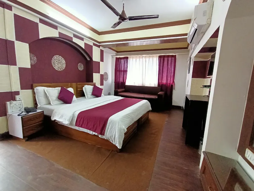 Kalpataru Hometel - Image 1