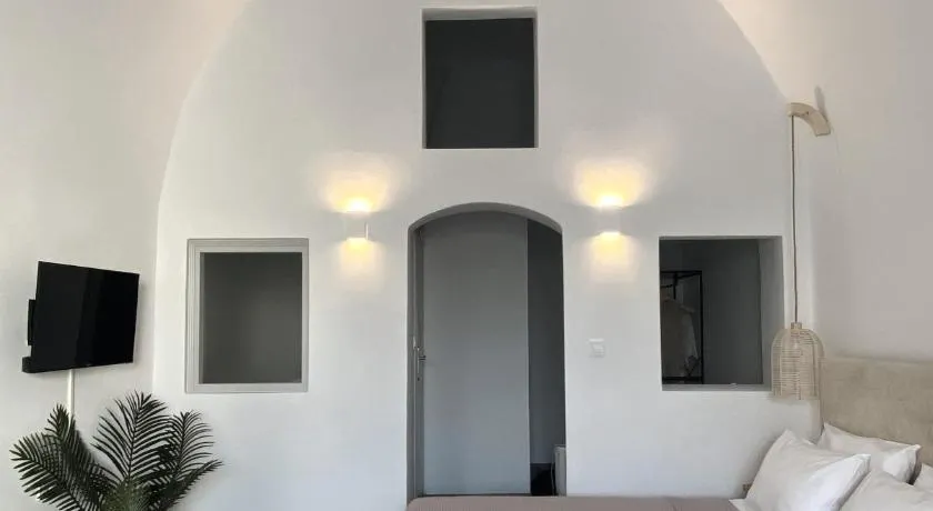 Arco Bianco Suites - Image 1