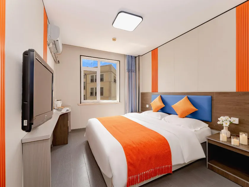 Love Sea · First Encounter Holiday Hotel (Qingdao Railway Station Branch) - Image 1