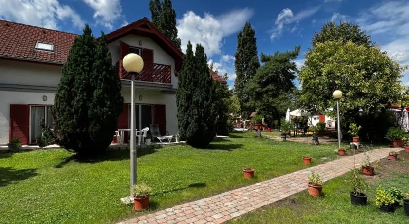 Zöld Zóna Zamárdi Üdülő - Image 1