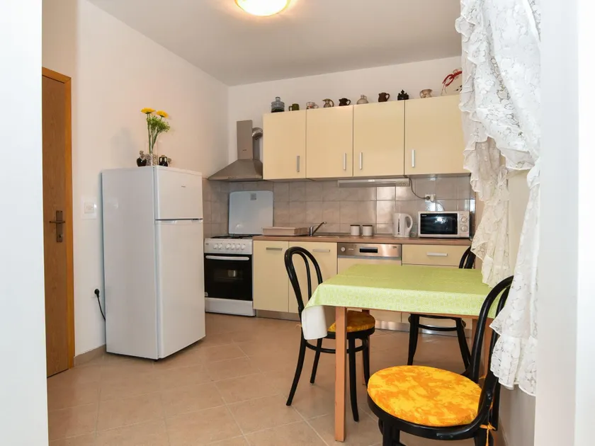 Holiday Home in Veli Iž near the Sea - Image 1