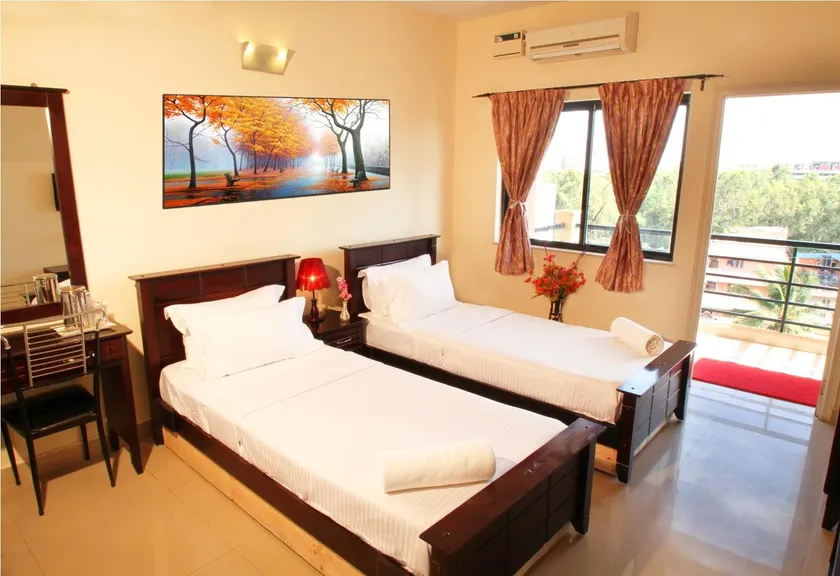 BROOKKEFIELD CORPORATE HOMES AT STERLING BROOKSIDE ROOMS In 3BHK APT - Image 1