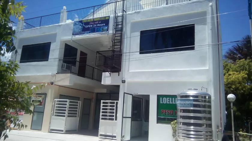 Luna Oslob Travellers Inn - Image 1