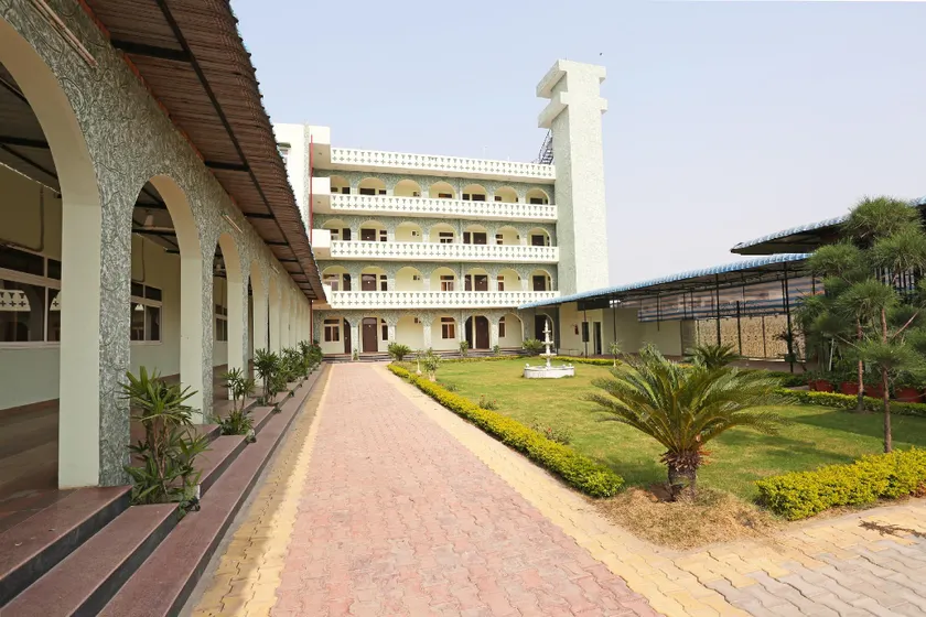 Hotel O Radhika Resort - Image 1
