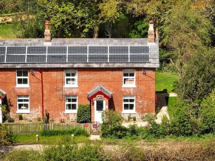 Foxglove Cottage - Image 1