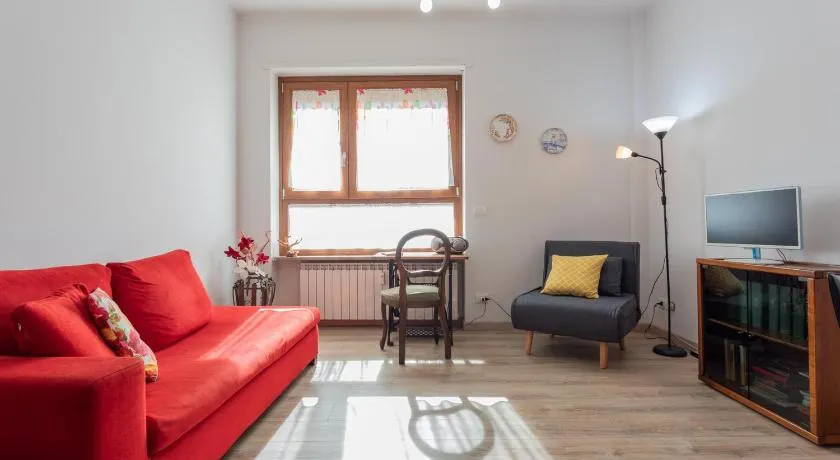 Yes House - Image 1