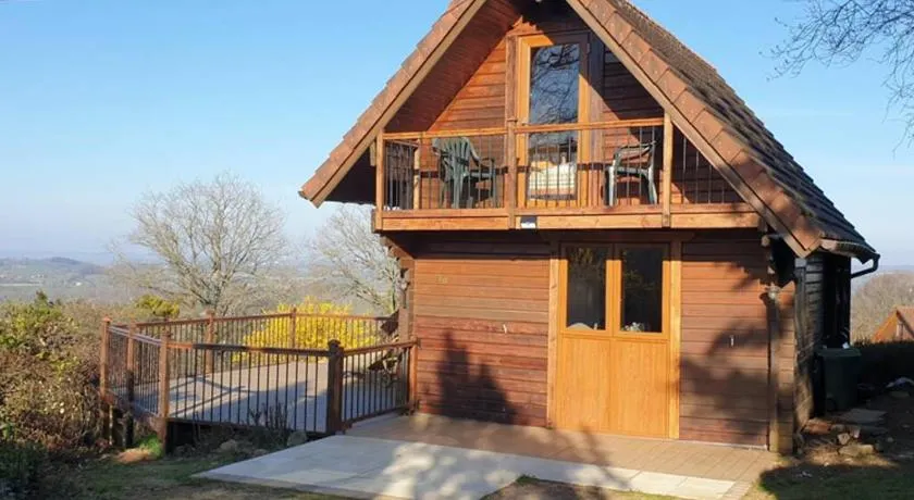 Lake Dathee Lodge - Image 1