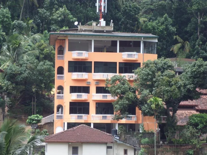 Majestic Tourist Hotel - Image 1