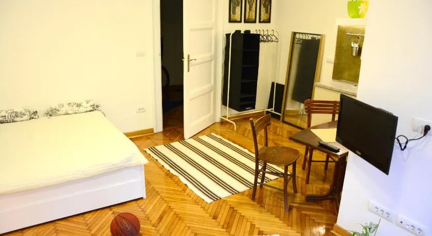 Apartment Park - Image 1