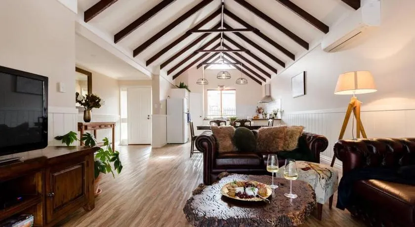 Maison Magnolia; Character Townhouse in the centre of Margaret River - Image 1