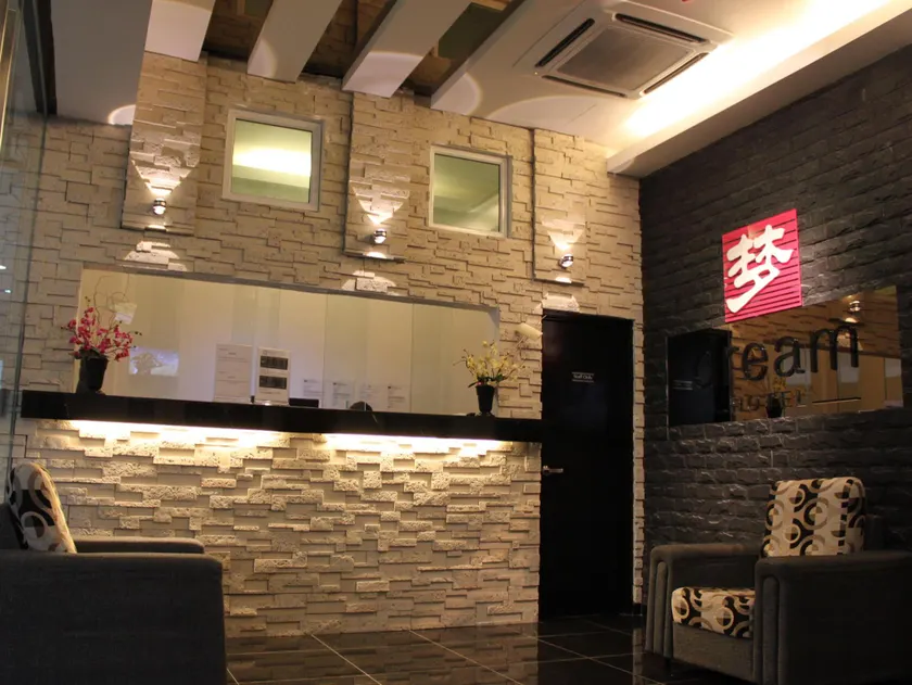 Dream Hotel - Image 1