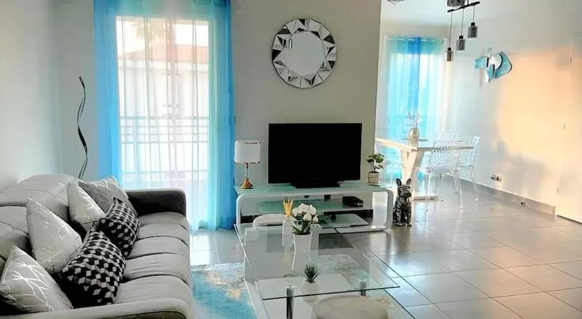 PRADO PLAGE DAVID - STADE VELODROME - PARC CHANOT - Luxury apartment by the Sea - Enjoy premium comfort with access to international TV channels from all over the world - Image 1