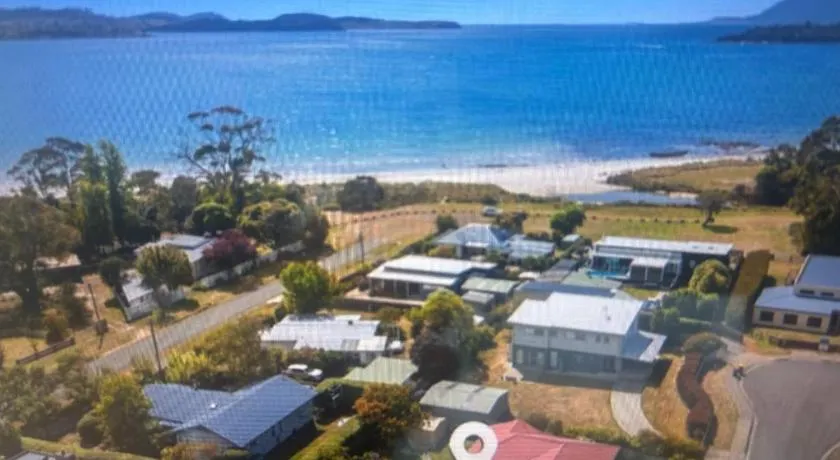 Millingtons Beach House - Image 1