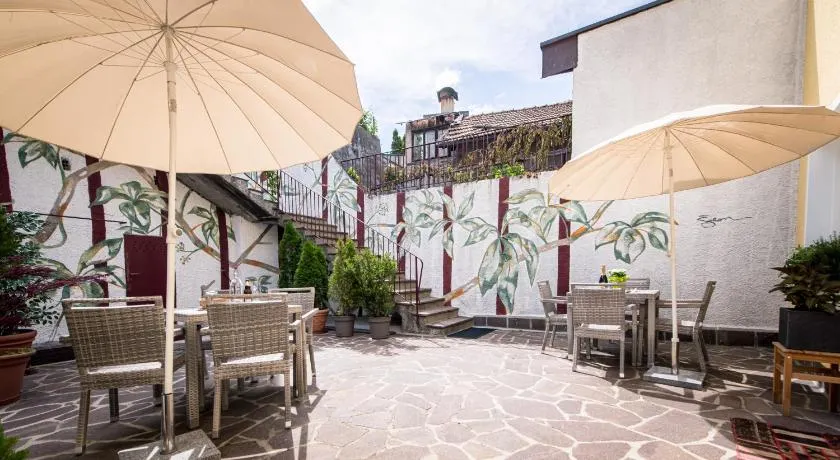 Am Schloss Guest House - Image 1