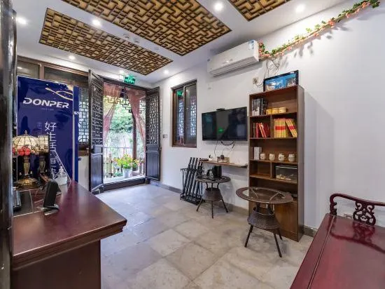 Qinxin Garden Inn in Zhouzhuang Ancient Town - Image 1