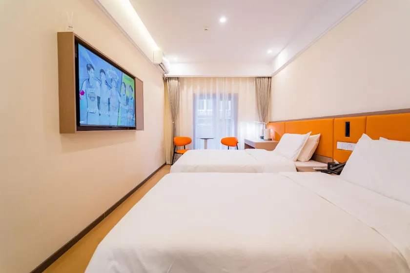 Dalian Xinyue Time Hotel - Image 1