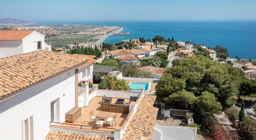 Villa la Colina with heated pool and jacuzzi - Image 1