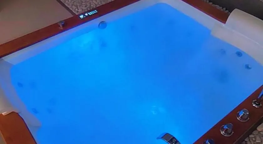 HYDROSUITE - Image 1
