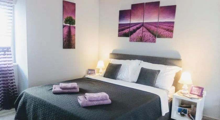 Elly apartments Split - Image 1