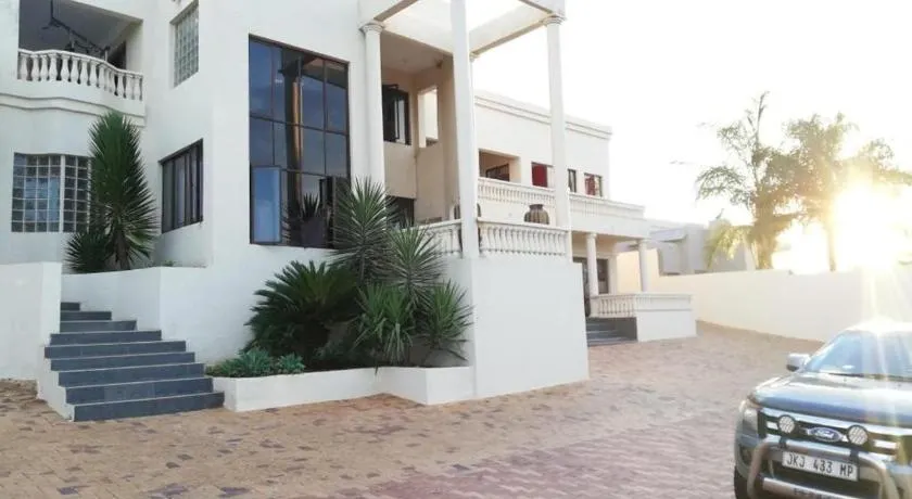 Casadeross Guest House - Image 1