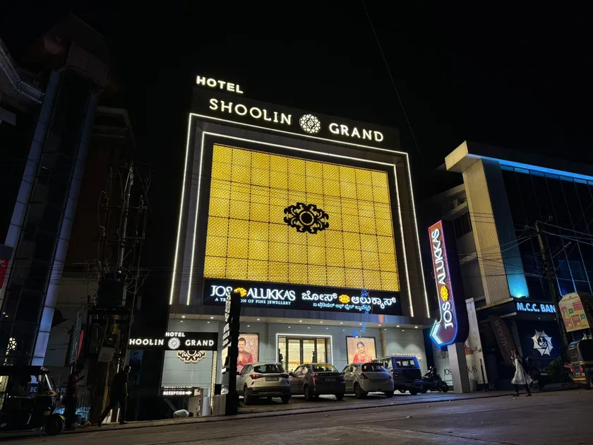 Hotel Shoolin Grand - Image 1
